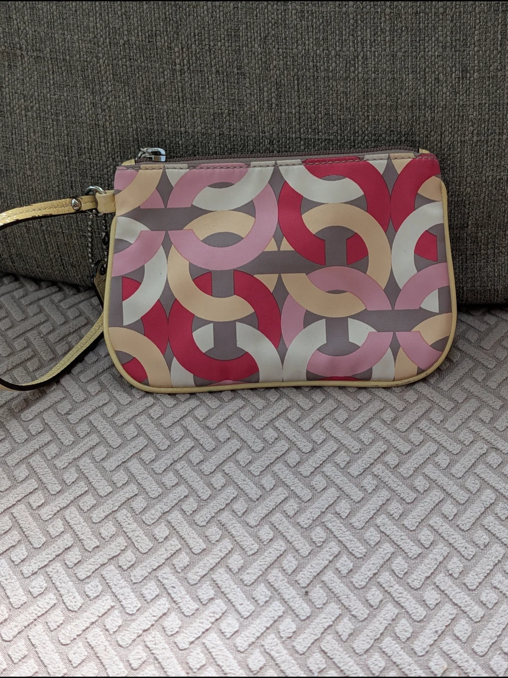 Coach Op Art Wristlet Pouch in Pink, Red & Neutral Geometric Print EUC